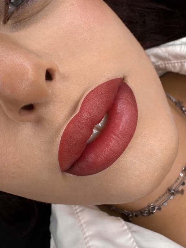 Lavoro Satine Lips realizzato da Gloria Lopez